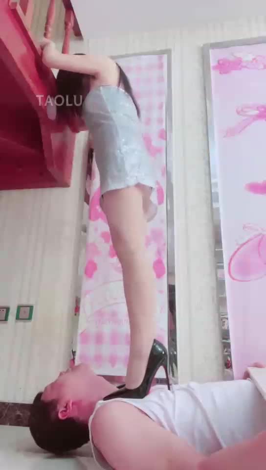 全体踩J 踩头胳膊乳头