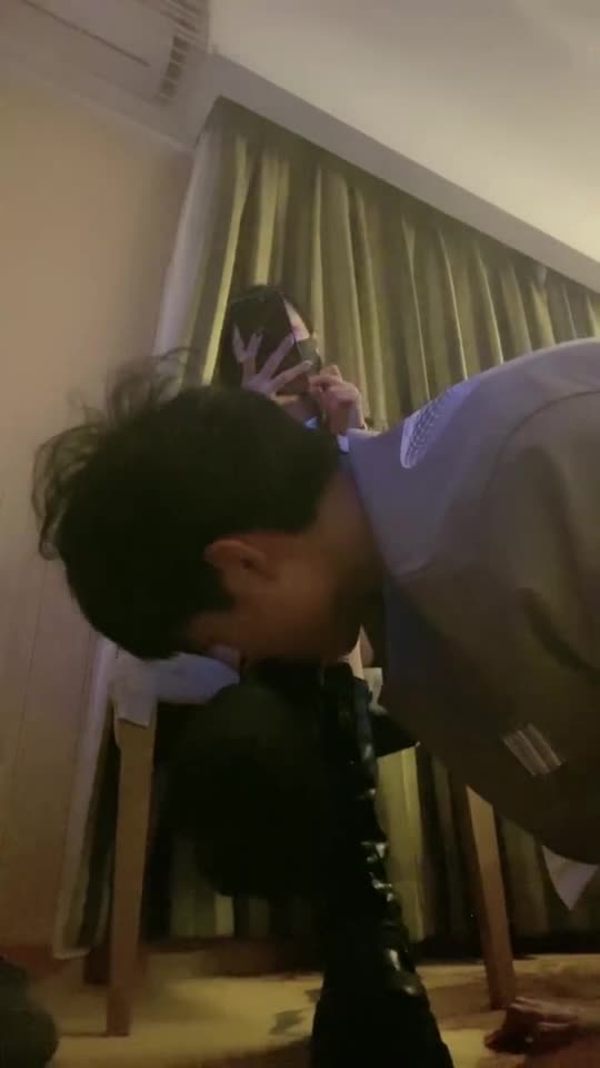 开发大一学生弟弟