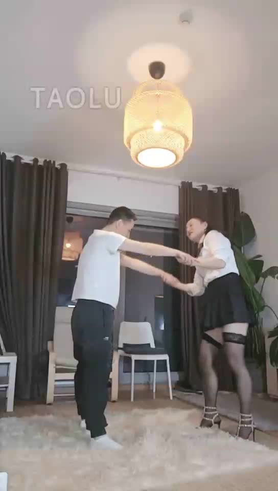 铆钉鞋 踢裆踩踏