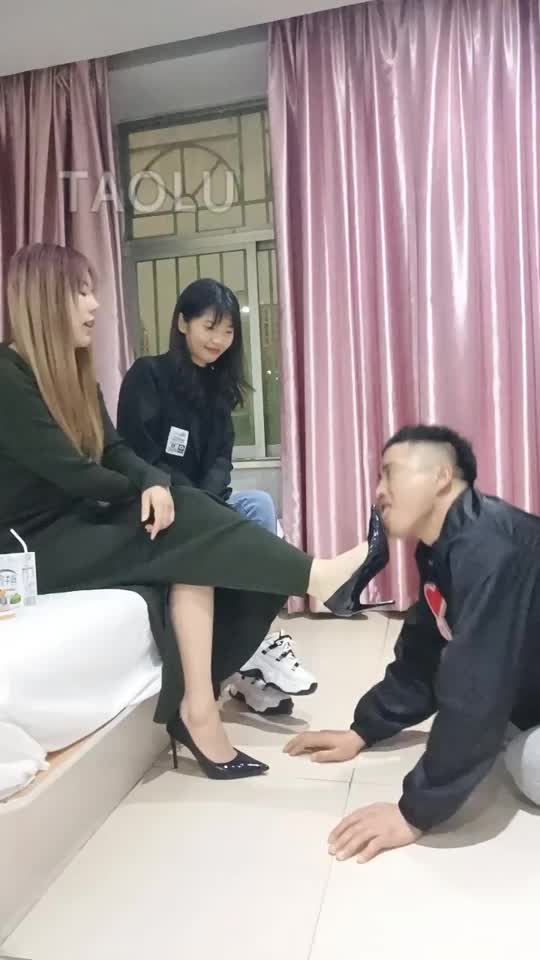 带闺蜜调教畜生刘二狗