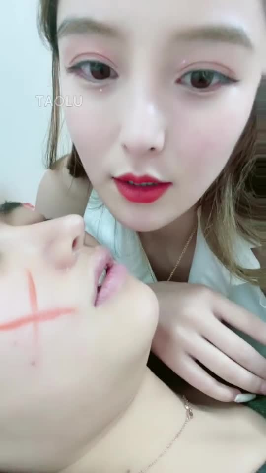 明天别告诉她哦
