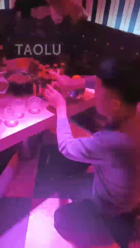 两对情侣调教贱狗 刘二狗