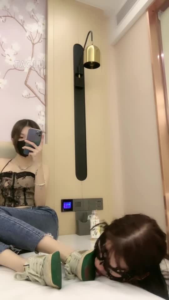 母畜开发圣水 女女裸足羞辱