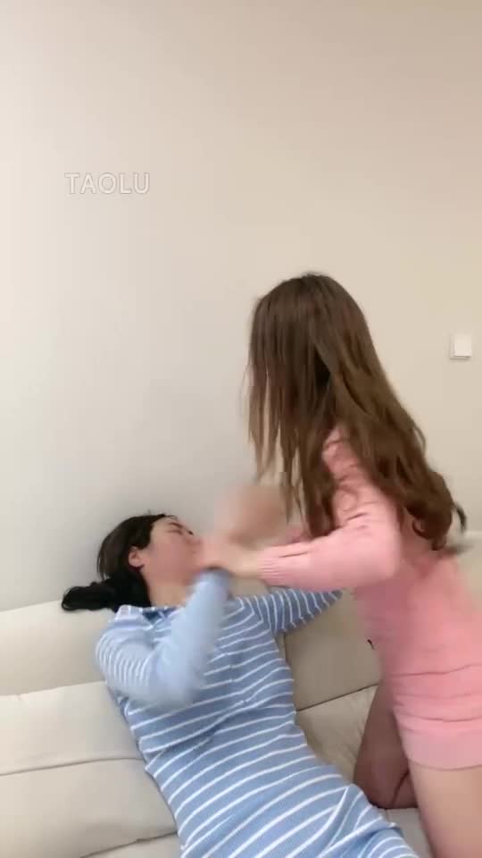不开心的打闺蜜