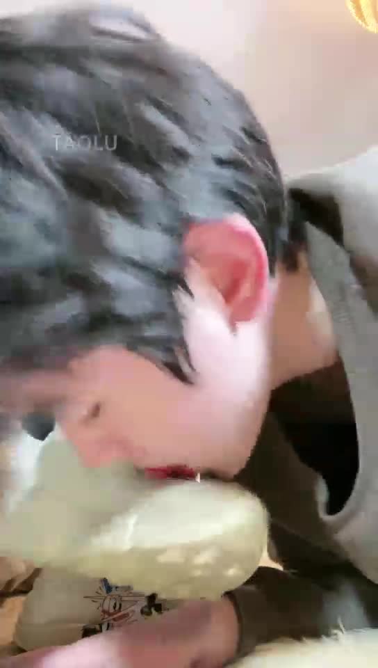 吃烟灰舔脏鞋底