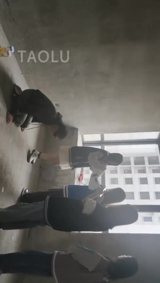 小姐姐欺负抗揍狗