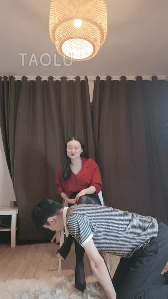 妈妈戒尺训导狗儿子