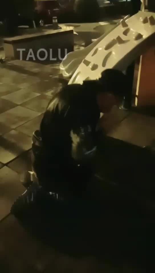狗奴陪伴夜跑