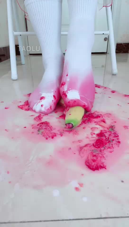 第一视角 诱惑 脚喂食