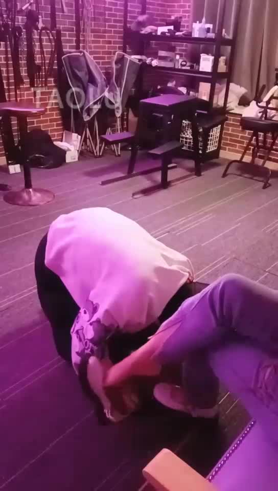 废物就不配站着