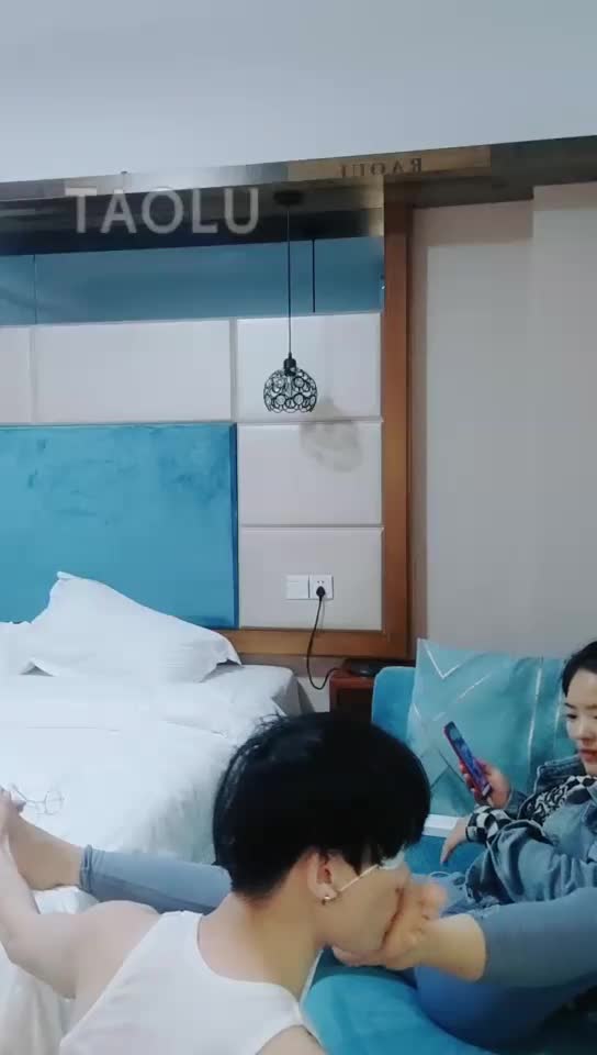 踩踏 脚虐 踢打 喜欢主人的赏赐么