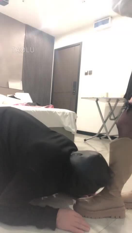 粉丝互动 踢档 耳光