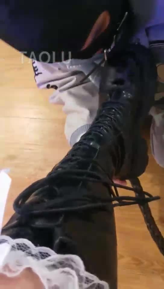 和闺蜜调教黑社会纹身狗