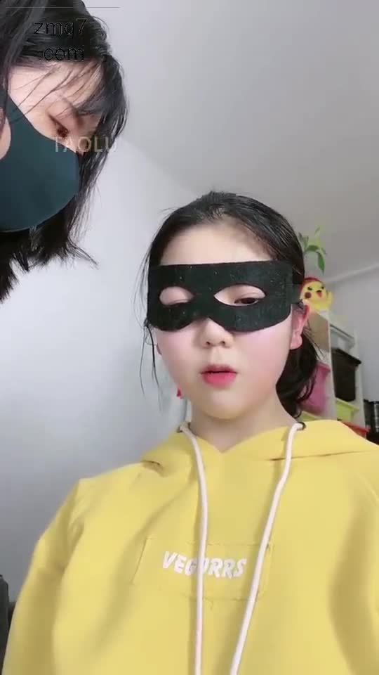 暴打母畜