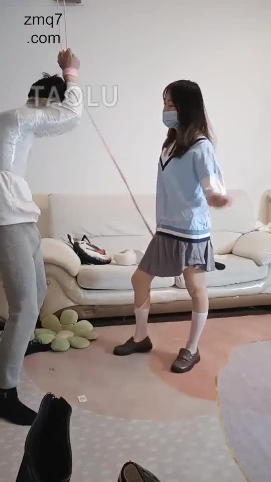 踢裆