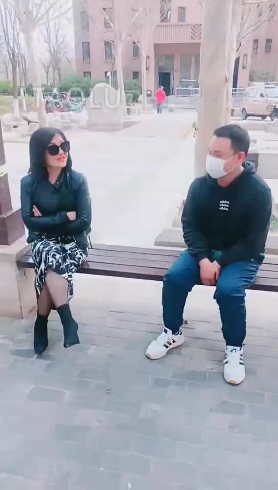 猥琐邻居的魔咒