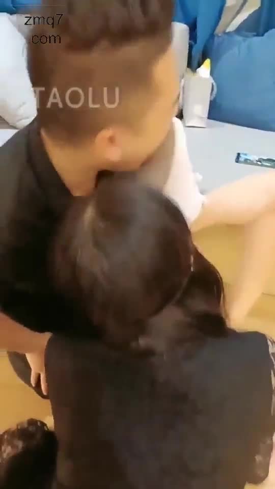 奴下奴和女奴一起伺候丹主