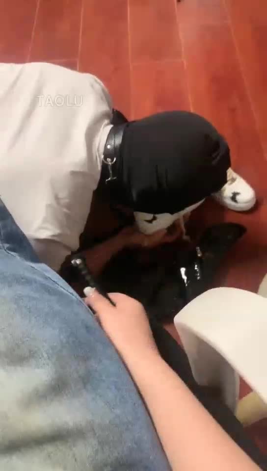 舔脚
