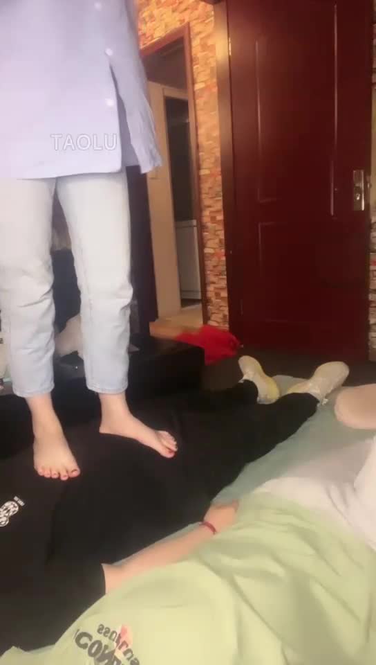 踩踏双狗