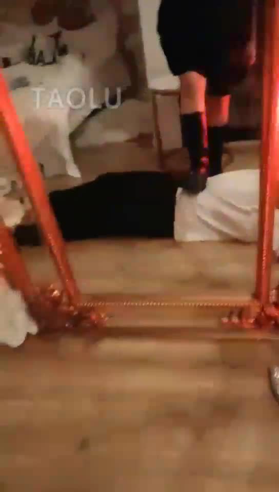 清理长靴 长靴踩踏舔脚耳光 二
