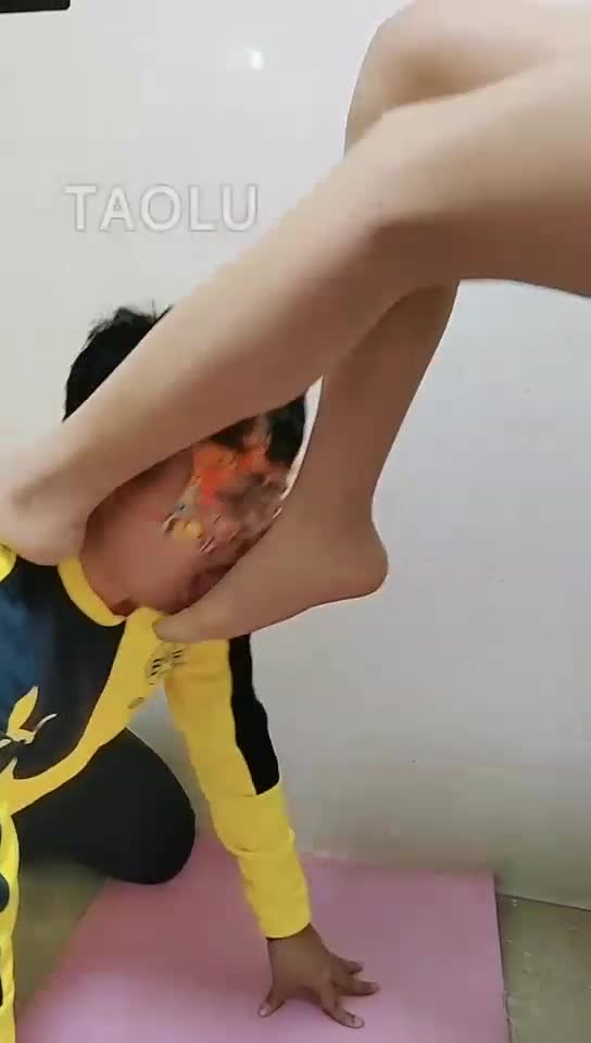 踩踏 深喉插吐专场