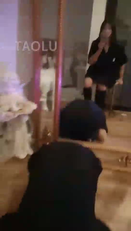 清理长靴 长靴踩踏舔脚耳光 一