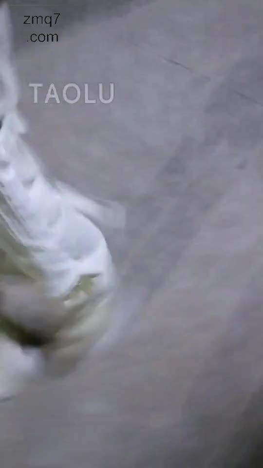 真实偶遇女王 虐的太爽了