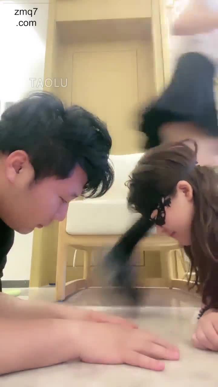 调教公母狗