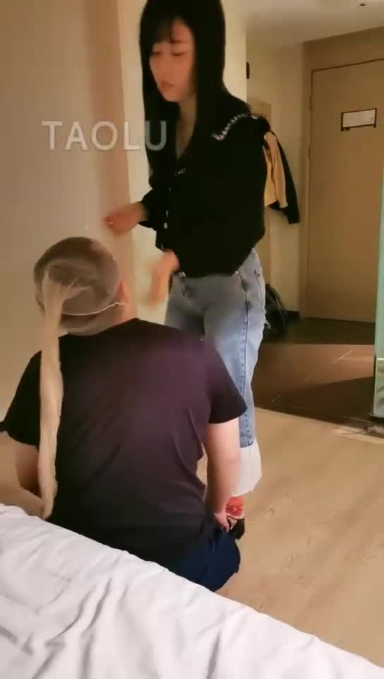 马路边撩素人小奶狗 带回家开发