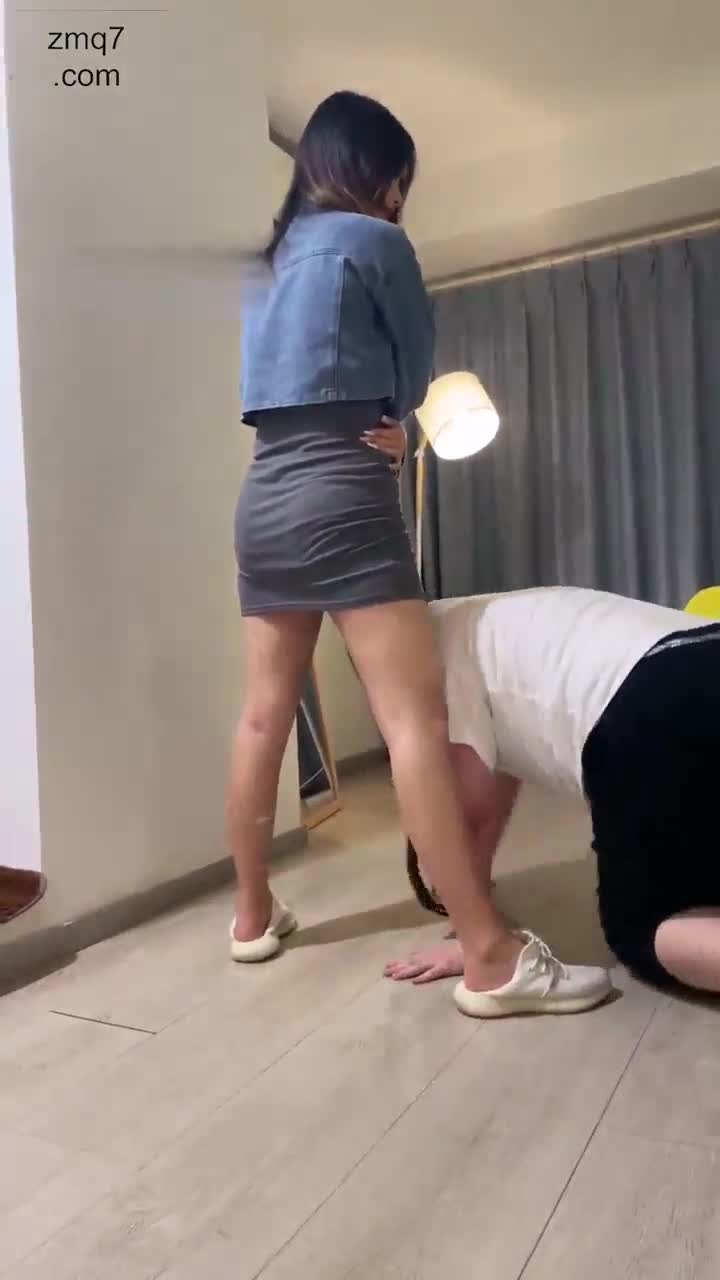 脏椰子鞋 鞭打狗师兄