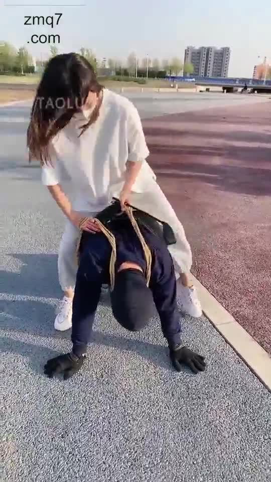 路遇三个美女素人 剧情电影级神片