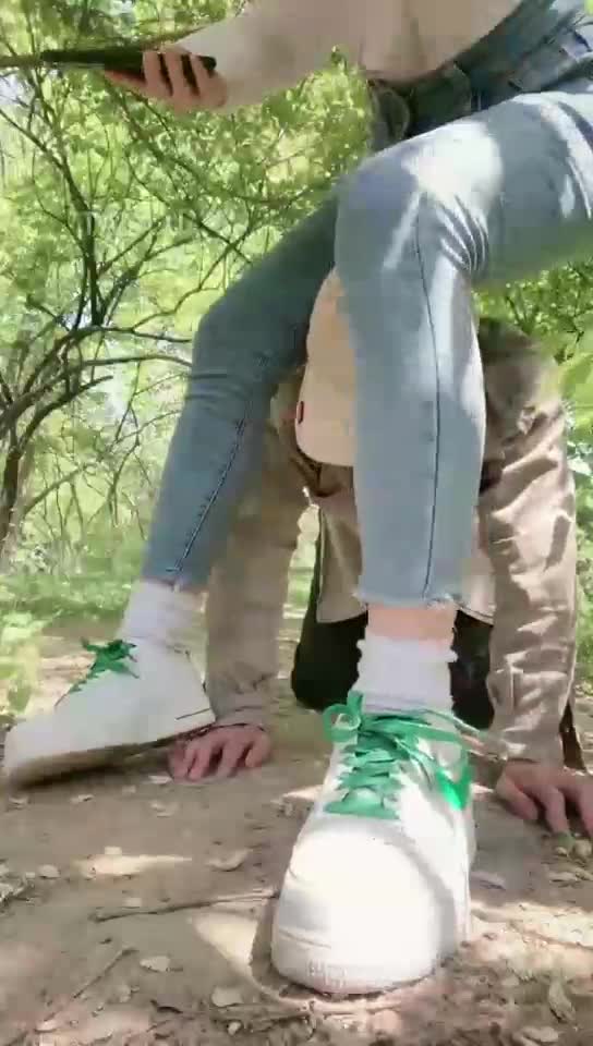 调教 户外踢狗