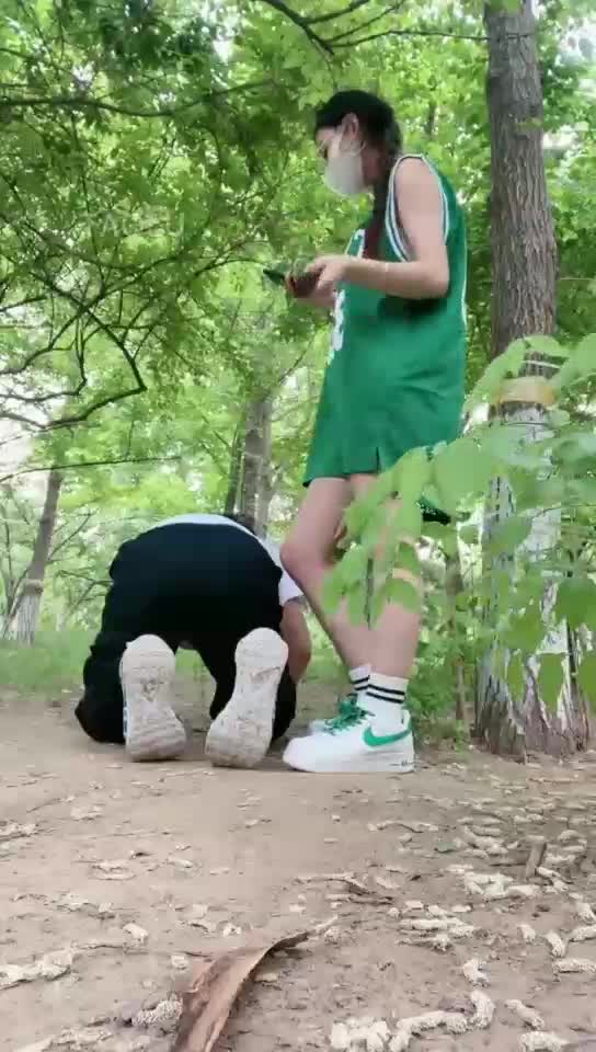 贱狗野外求生