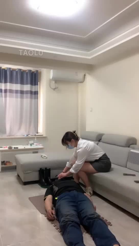 踩踏 虐乳 舔脚
