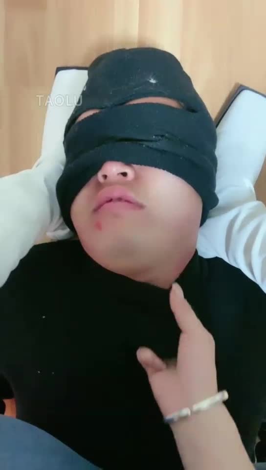 放了四个屁都直蹦狗脸 脏棉袜臭的不行 诱惑的小狗发骚