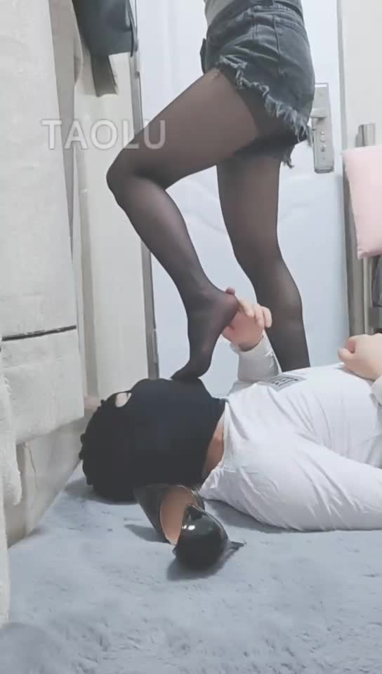 丝袜脚深喉