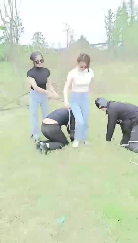 户外遛狗骑马比赛 白棉袜 双主混合双打