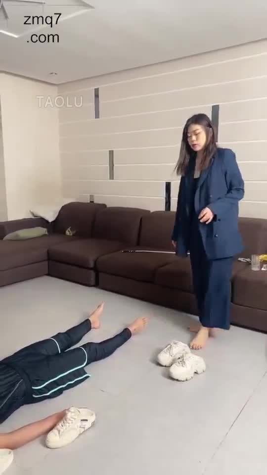 性感的小素人又来了