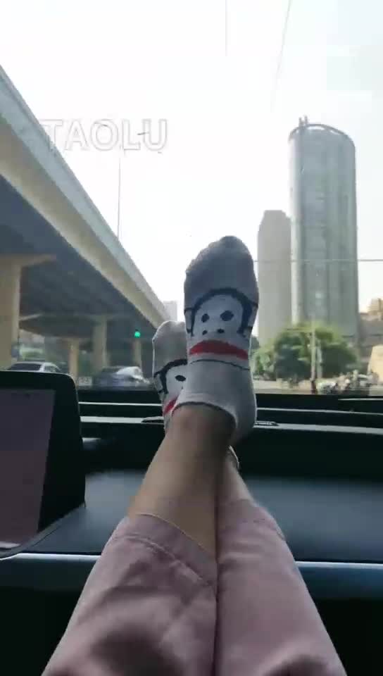 贱狗跟随女老板兜风 户外调教