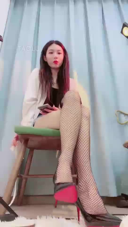 第一视角 黑丝 网袜 裸足 红绿灯
