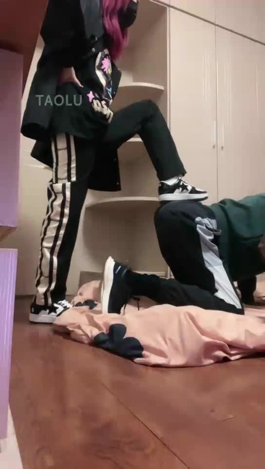 踩脸 踢裆 钻胯恋足