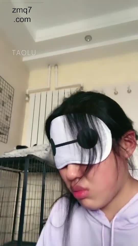 还敢反抗 不抽死你才怪