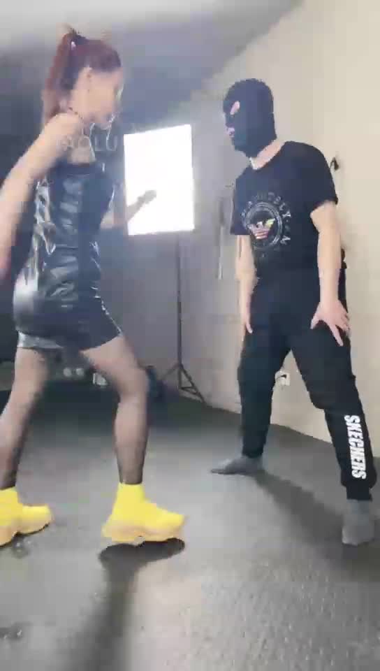 爆踢轻度奴