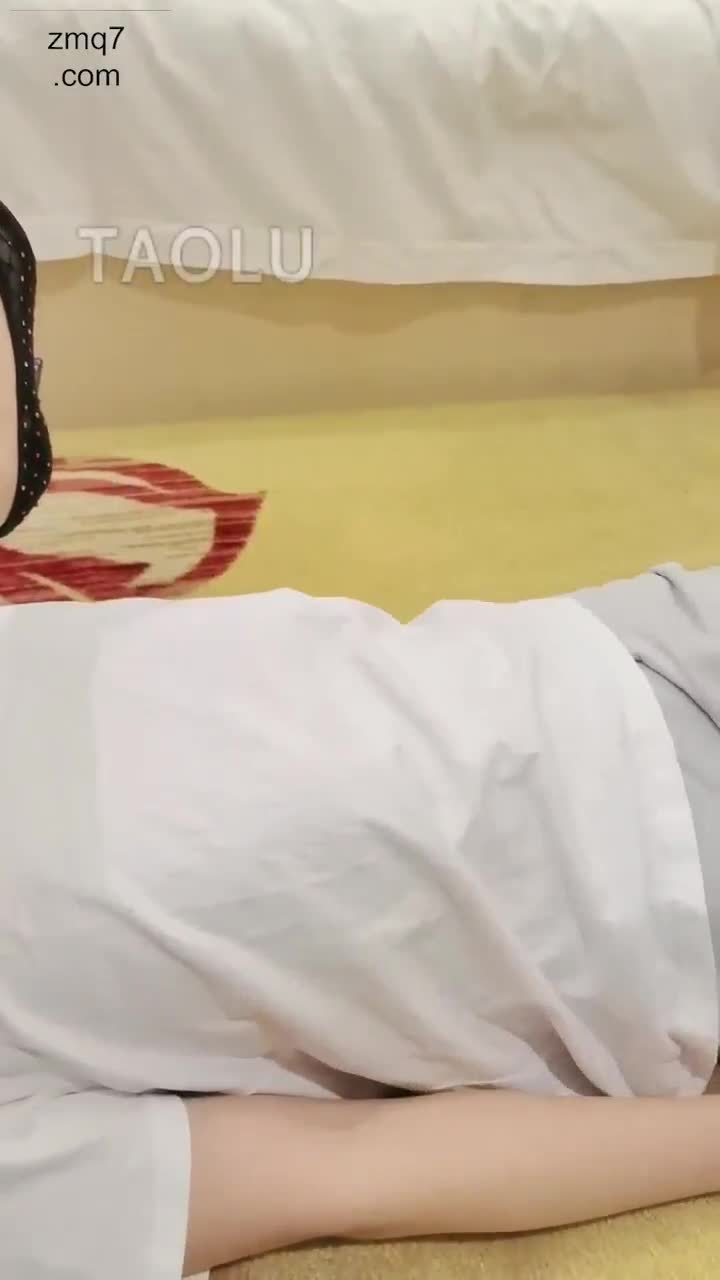 暴力踩死狗