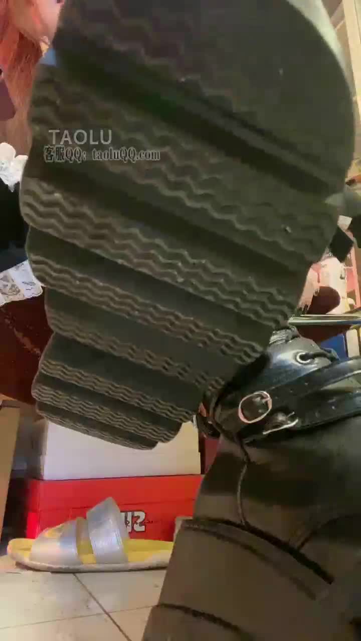 第一视角 长靴红绿灯