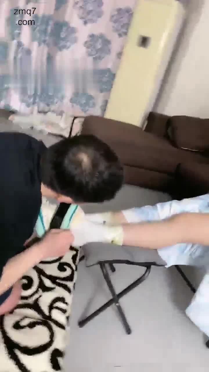 玲玲渴了 好渴