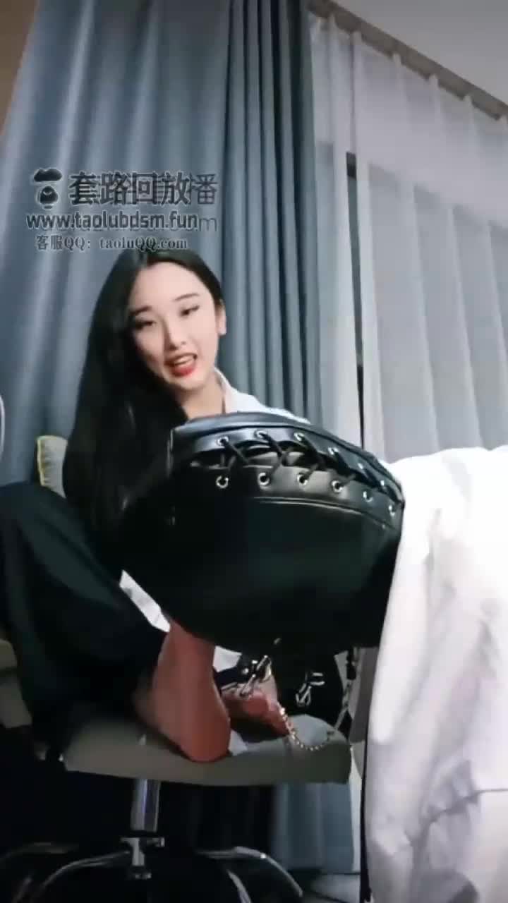 水友初次调教 耳光 口水 鞭打
