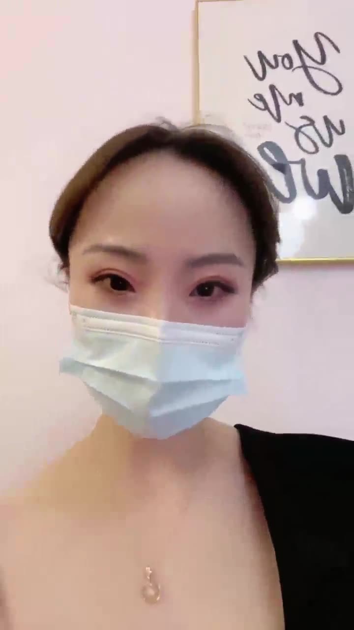 惩罚小三母狗 萝卜插嘴 脚深喉 钻胯 踩脸
