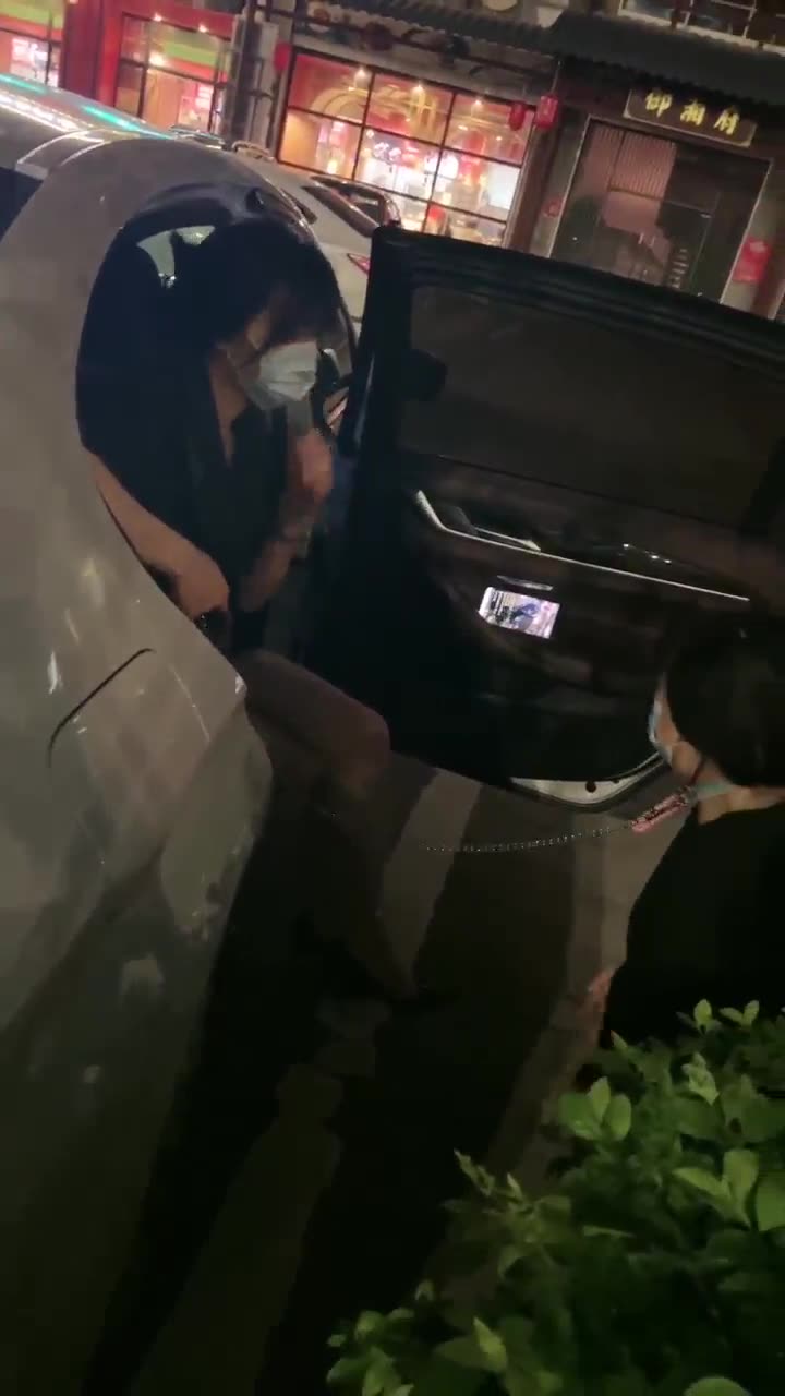 户外调教 周围全是人