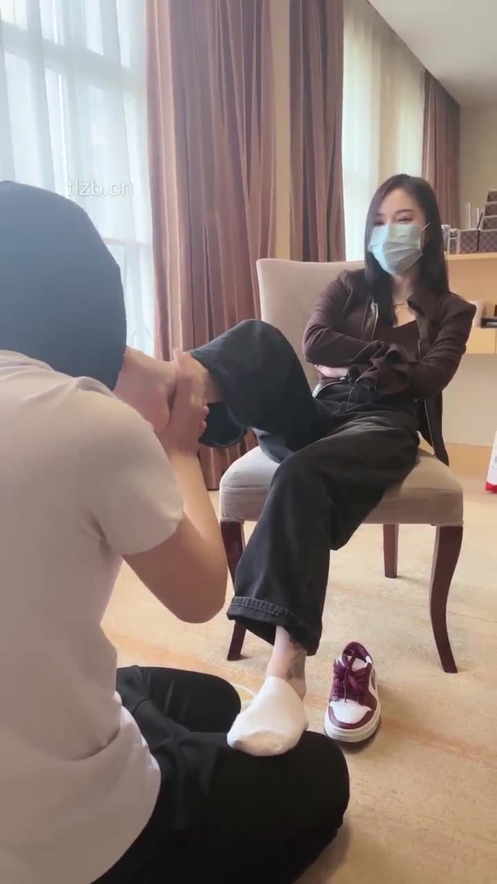 臭白袜窒息 圣水